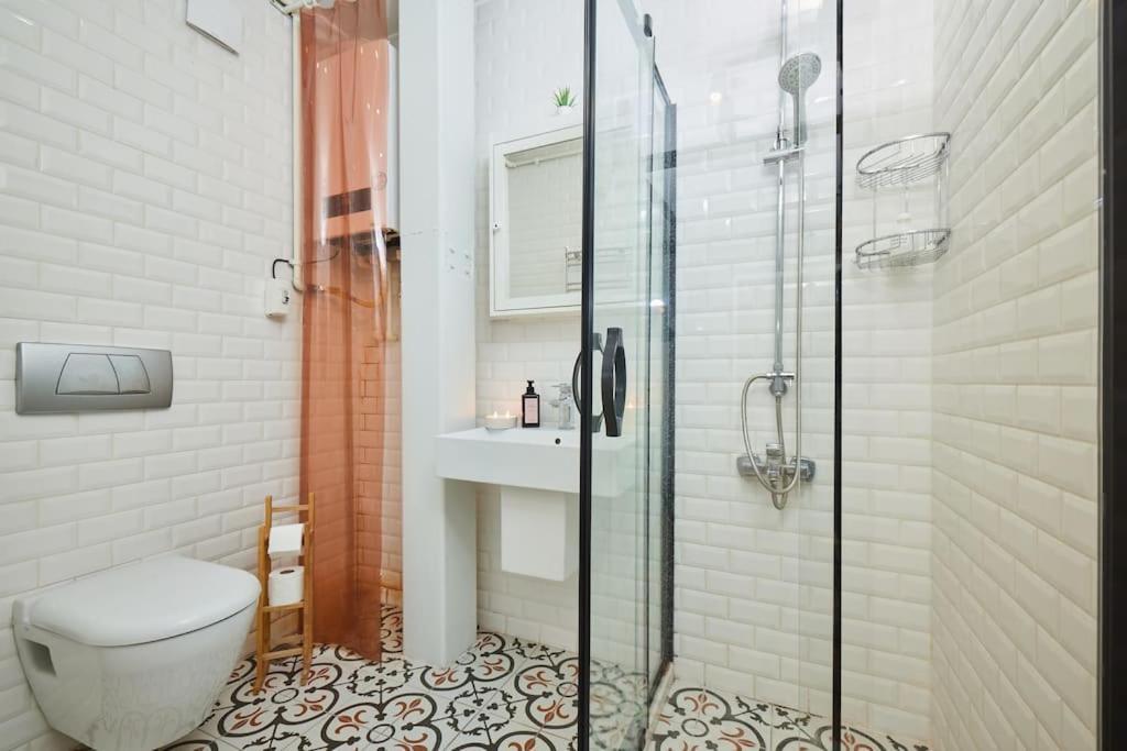 Daire Stunning 2br 1 Min Metro&galata İstanbul