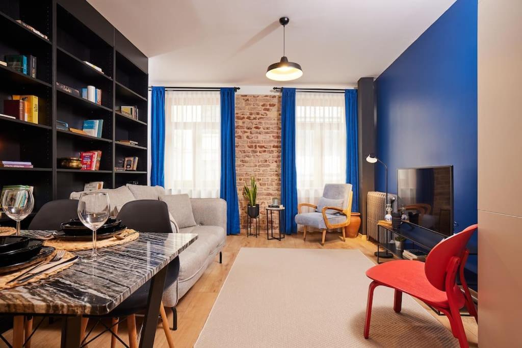 Stunning 2br 1 Min Metro&galata * İstanbul